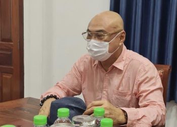 តុលាការចេញដីការបញ្ជារតាមចាប់ខ្លួនឧកញ៉ា លី សាយហេង ក្រោយផ្ទុះរឿងបរិហារកេរ្តិ៍និងពាក់ព័ន្ធឆរបោកប្រាក់