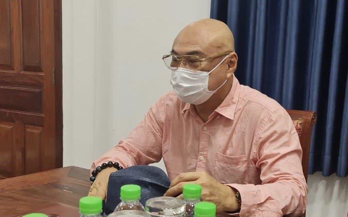 តុលាការចេញដីការបញ្ជារតាមចាប់ខ្លួនឧកញ៉ា លី សាយហេង ក្រោយផ្ទុះរឿងបរិហារកេរ្តិ៍និងពាក់ព័ន្ធឆរបោកប្រាក់