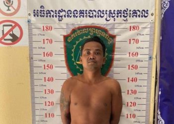 ពួកម៉ាក់សម្លាញ់ប្តូ.រផ្តា.ច់របស់ខ្លួនម្នាក់បែរជាបែកគំនិតទា.ញកូនកំា.បិតចា.ក់បំពង់ក