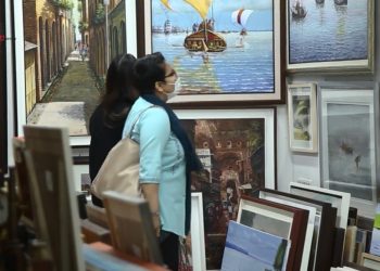 ការប្រមូលវត្ថុហួសសម័យនិងវត្ថុប្រើប្រាស់ចាស់ៗគឺជាចំណង់ចំណូលចិត្តរបស់មនុស្សជាច្រើននៅក្នុងទីក្រុងដាកា