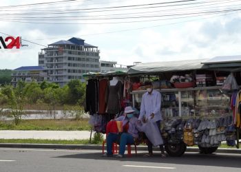 អាជីវករលក់តាមរទះចល័តនៅតាមបណ្តោយឆ្នេរព្រះសីហនុមិនមានទីលំនៅច្បាស់លាស់ស្នើសុំការគាំទ្របន្ថែមពីអាជ្ញាធរក្នុងតំបន់