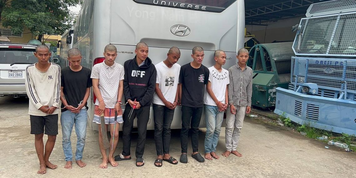 បញ្ជូនក្រុមអ្នកក្លាហានកាប់គេយ៉ាងសាហាវដាច់ស្លឹកត្រចៀកចំនួន៨នាក់ទៅបង្ហាញភាពអស្ចារ្យនៅតុលាការ