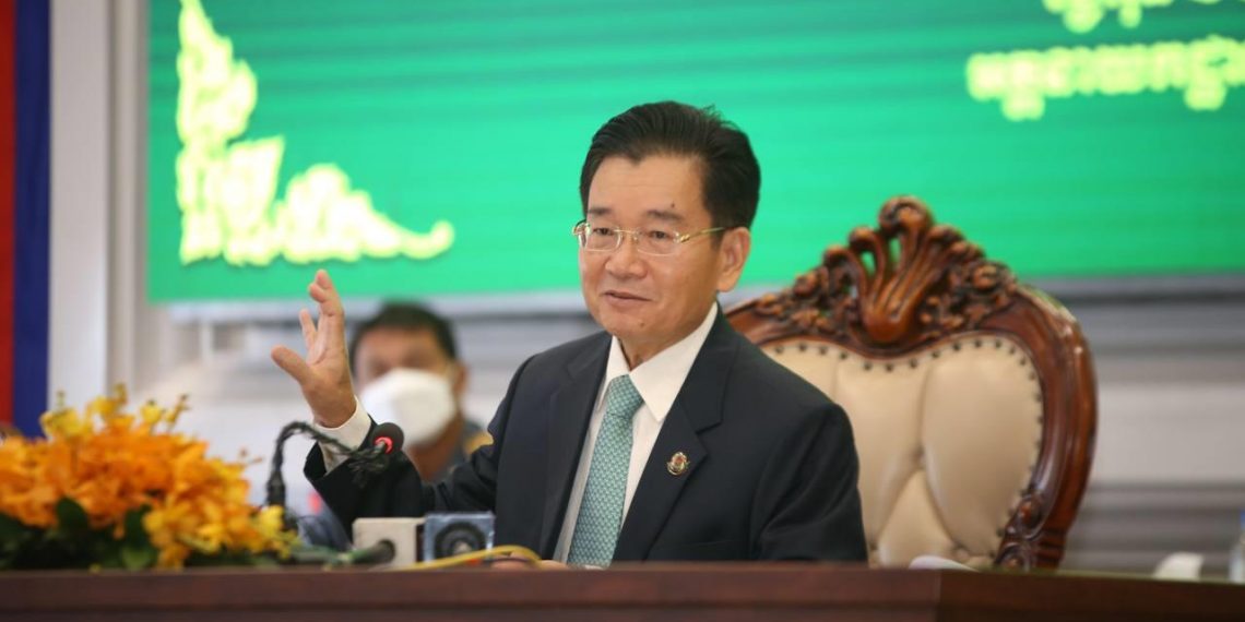 លោក គុណ ញឹម ៖ រថយន្ដនិងម៉ូតូមិនមានពន្ធ ទាំងអស់នឹងជួបការលំបាកខ្លាំងនៅពេលអនាគត