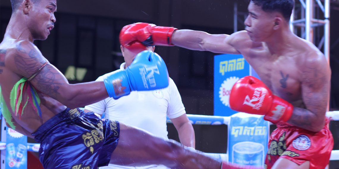 ការប្រកួតប្រដាល់អបអរឆ្លងឆ្នាំសាកល២០២៣ និងការសម្ពោធកីឡដ្ឋានថ្មីរបស់ខេត្តកំពង់ស្ពឺពិតជាល្អមើលមែន (មានវិឌីអូ)