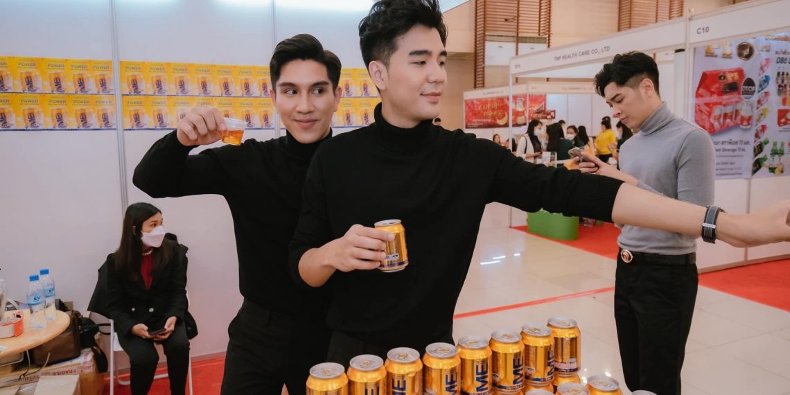 សុទ្ធតែក្រុមបុរសឯករូបសង្ហារលំដាប់មុខរបស់ថៃនិងឡាវមកកម្ពុជាធ្វើឱ្យអ្នកគាំទ្រស្រីៗជាច្រើនពេញចិត្តក្នុងពិធីធំមួយប្រចាំឆ្នាំ