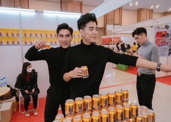 សុទ្ធតែក្រុមបុរសឯករូបសង្ហារលំដាប់មុខរបស់ថៃនិងឡាវមកកម្ពុជាធ្វើឱ្យអ្នកគាំទ្រស្រីៗជាច្រើនពេញចិត្តក្នុងពិធីធំមួយប្រចាំឆ្នាំ