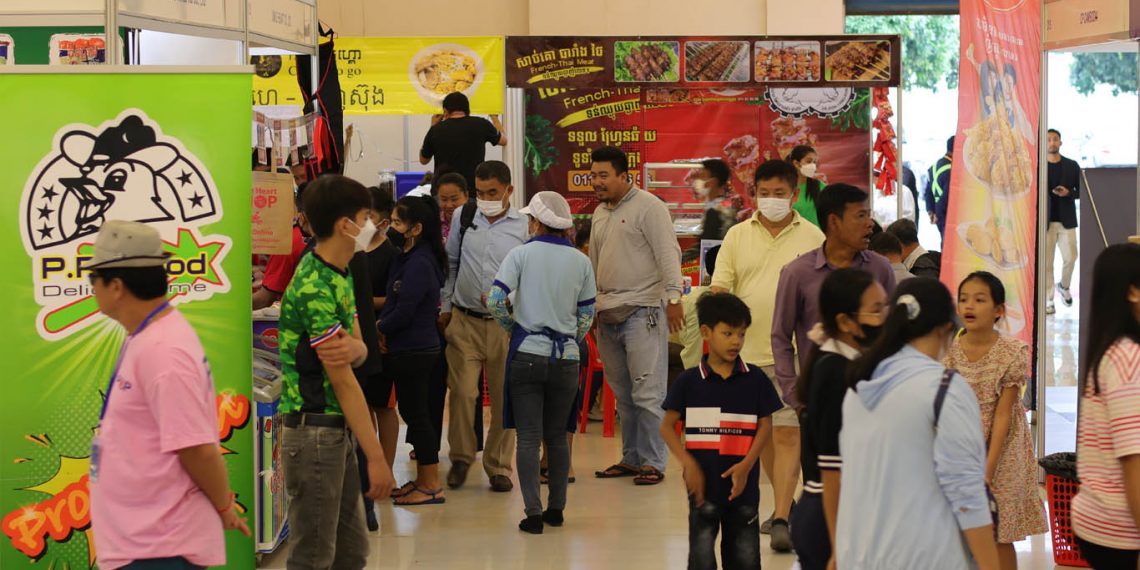 មកមើលទំនិញរាប់រយរាប់ពានមុខនៅកោះពេជ្រ ពិព័រណ៌ ពាណិជ្ជកម្ម កម្ពុជា-ថៃ ចាប់ពីថ្ងៃទី១២ ខែមករា ដល់ថ្ងៃទី១៥ ខែមករា ឆ្នាំ២០២៣